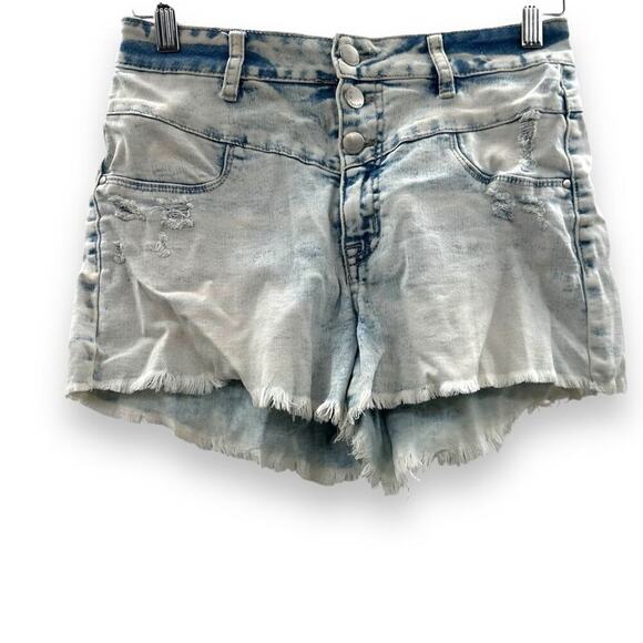 Refuge by Charlotte Russe Light Wash High Rise Raw Hem Shorts Sz 6 - Picture 1 of 8